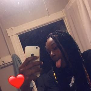 Meet your Posher, Holly